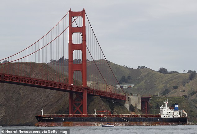 Jeden Tag half das Golden Gate durchschnittlich 89.000 Fahrzeugen, die Meerenge zwischen dem Pazifischen Ozean und der Bucht zu überqueren, und im Jahr 2023 sogar 10.000 Radfahrern.
