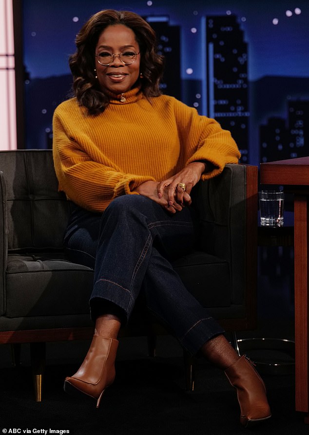 Direkt hinter Jordan belegt Oprah Winfrey mit einem Vermögen von 2,8 Milliarden US-Dollar, das sie durch eine Kombination aus Medienarbeit und klugen Immobilieninvestitionen verdient hat, den vierten Platz