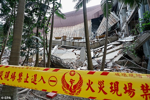 epa11256546 The wreckage of a printing company's factory after it collapsed following a magnitude 7.5 earthquake in New Taipei, Taiwan, 03 April 2024. A magnitude 7.4 earthquake struck Taiwan on the morning of 03 April with an epicenter 18 kilometers south of Hualien City at a depth of 34.8 km, according to the United States Geological Survey (USGS).  EPA/DANIEL CENG