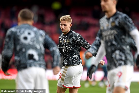 LONDON, ENGLAND - APRIL 03: Emile Smith Rowe of Arsenal warms up prior to the Premier League match between Arsenal FC and Luton Town at Emirates Stadium on April 03, 2024 in London, England. (Photo by David Price/Arsenal FC via Getty Images)