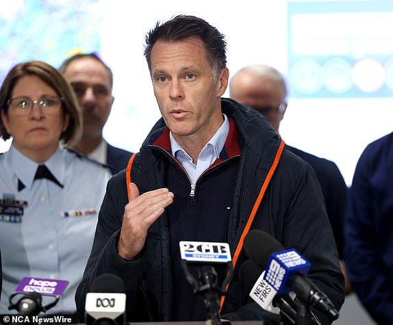 SYDNEY, AUSTRALIA - NewsWire Photos APRIL 5, 2024: Chris Minns Premier of New South Wales pictured at a press conference at the SES Metro Zone Headquarters, Rhodes. Picture: NCA NewsWire / Damian Shaw