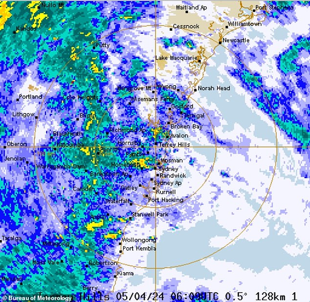 Eine Karte des östlichen New South Wales (im Bild) zeigt das Ausmaß des Regens am Freitag