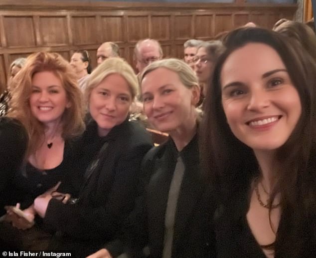 In den letzten Wochen scheint Isla Trost bei ihren Freundinnen gefunden zu haben, da sie mehrere Mädelsabende genossen hat (im Bild mit Michelle Dockery, Naomi Watts und Filmproduzentin Bruna Papandrea).