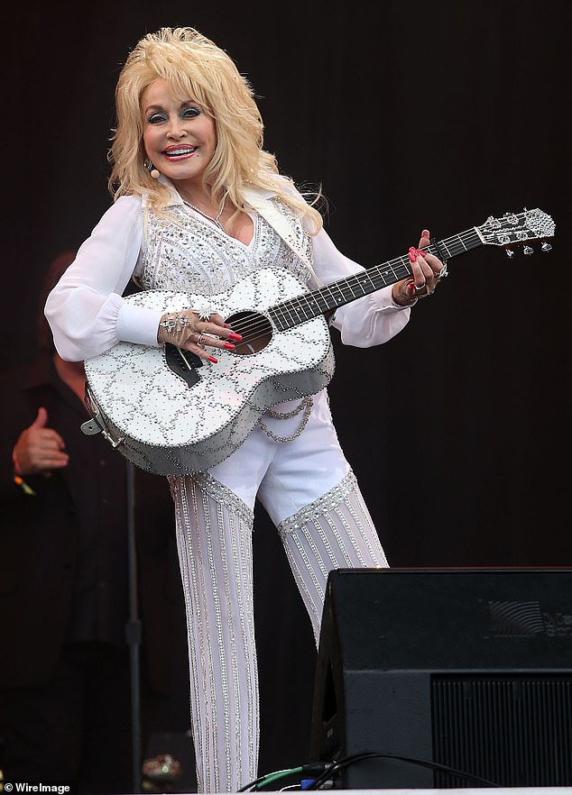Ihr neuestes Album „Cowboy Carter“ brach mit ihrem Chart-Double einen Rekord, den nicht einmal Country-Legende Dolly Parton gebrochen hat