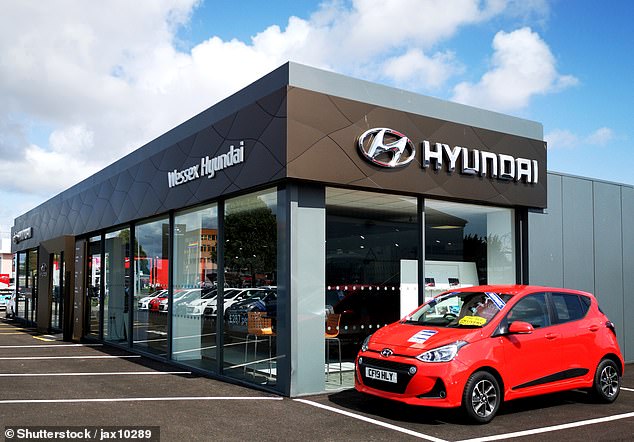 An zweiter Stelle steht der Automobilkonzern Hyundai, der weltweit 24.230 monatliche Suchanfragen verzeichnet