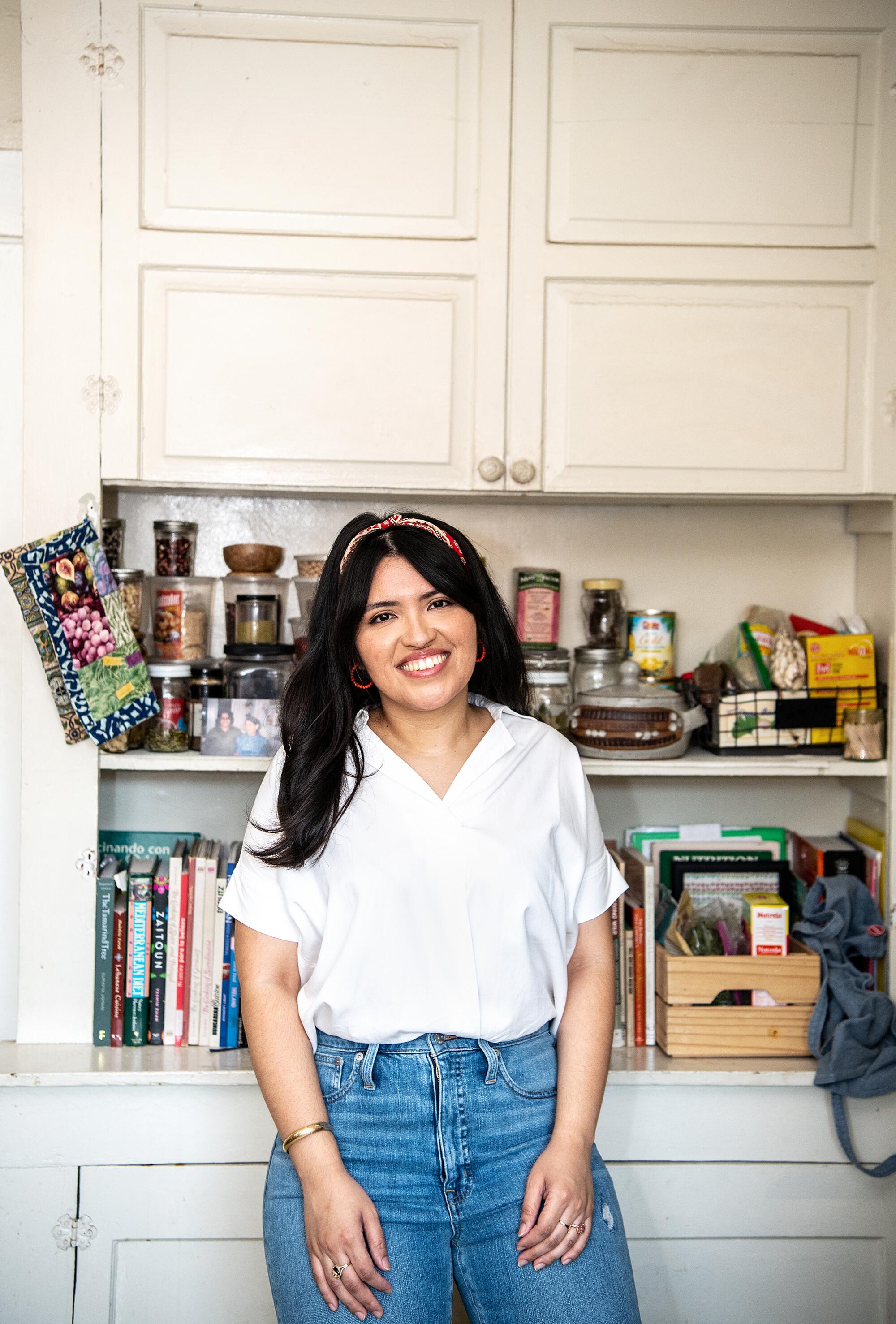   Die Food-Autorin und Online-Kochlehrerin Karla Vasquez in ihrer Küche