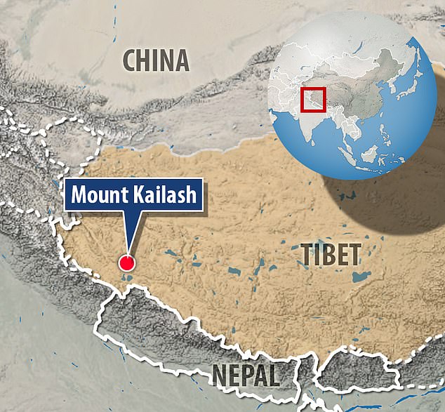 Der Berg Kailash liegt auf 22.028 Fuß (6.714 m) in einer abgelegenen südwestlichen Ecke Tibets