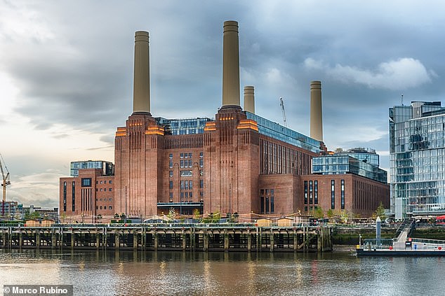Das Bild zeigt das Kraftwerk Battersea nach seiner jüngsten Renovierung im Wert von 9 Milliarden Pfund.  Das ikonische Gebäude wurde 1983 stillgelegt