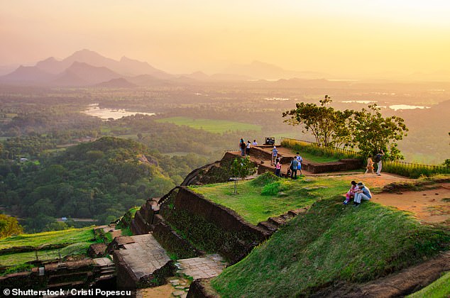 Sian sagt, dass man von der Spitze von Sigiriya aus mit „königlichen 360-Grad-Aussichten auf Sri Lanka in all seiner üppigen Pracht“ belohnt wird.