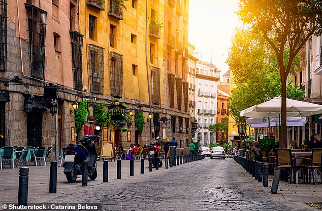 Spaniens Hauptstadt besticht durch den Charme ihrer Plätze und des historischen Zentrums