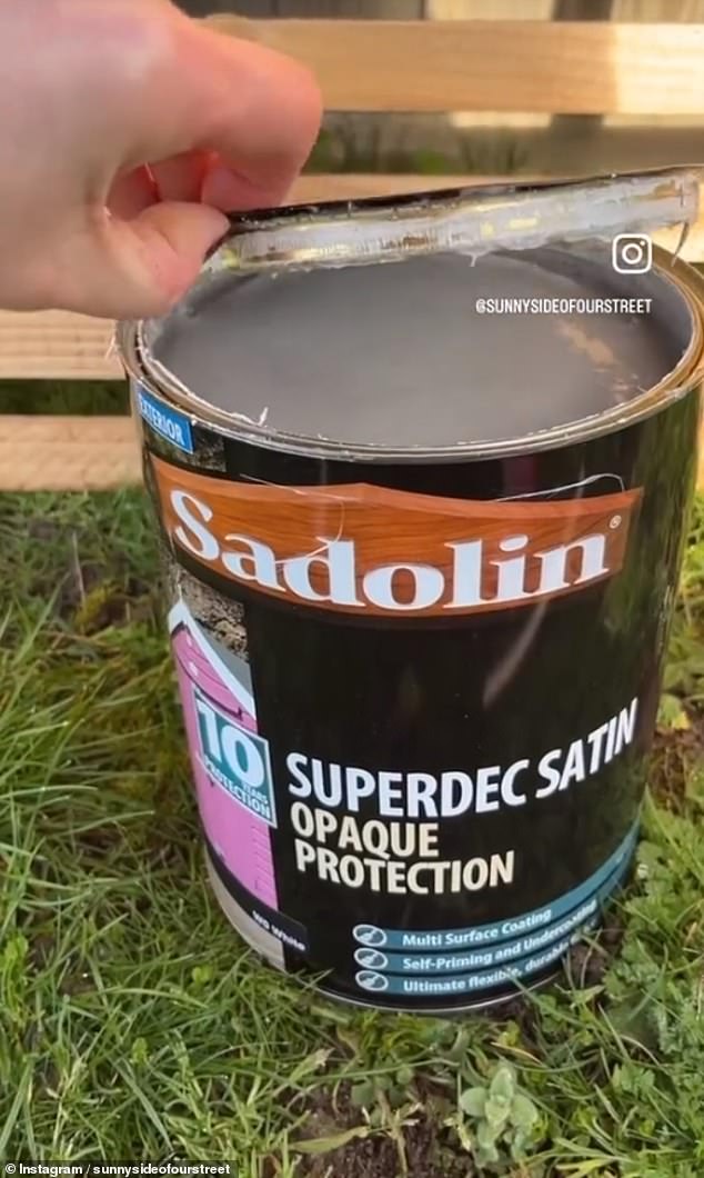 Die Preise für Sadolin Superdec von The Paint Shed beginnen bei 22,80 £ für einen Liter – ein günstigerer Preis als der Austausch aller Möbel