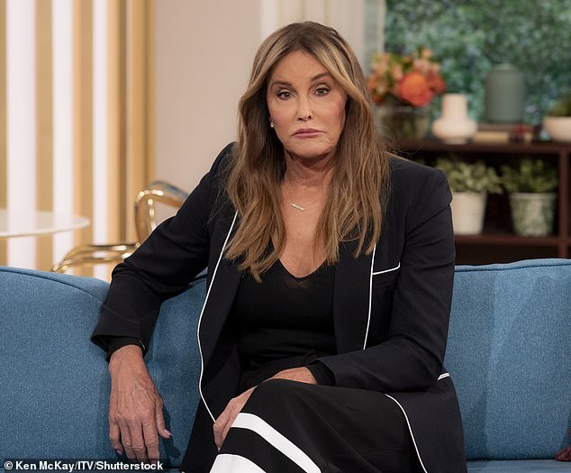 Caitlyn Jenner reagiert auf OJ Simpsons Tod 30 Jahre nach der Ermordung seiner Frau und ihrer Freundin und riss die Kardashians auseinander: „Gute Befreiung“