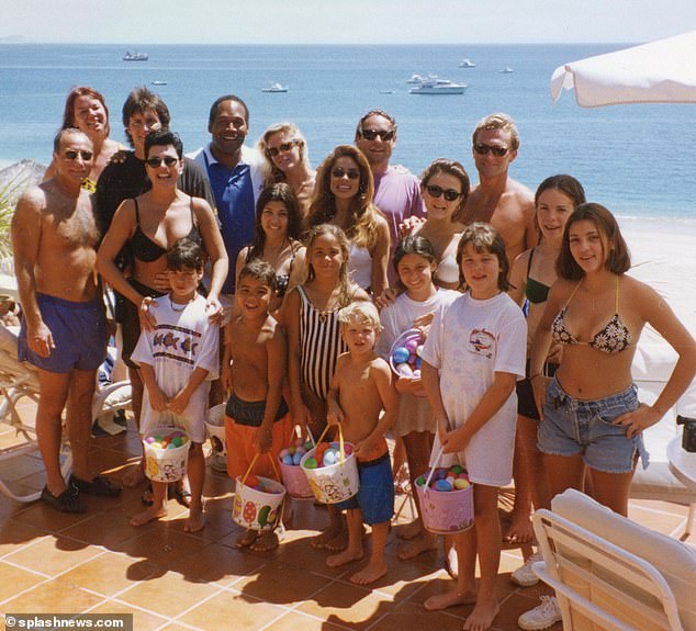 Die Kardashians im Urlaub mit Jenner, OJ Simpson, Nicole Brown und ihren Kindern im Jahr 1994 – Monate vor ihrer Ermordung