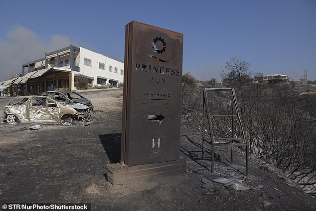 Das Vier-Sterne-Hotel Princess Sun wurde im vergangenen Juli nach verheerenden Waldbränden in Griechenland gesehen