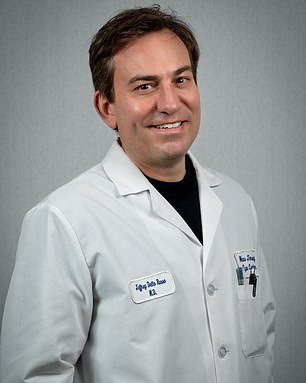 Dr. Jeffrey Dello Russo ist Augenarzt am New Jersey Eye Center