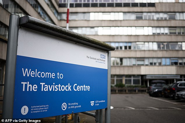 Die Londoner Tavistock-Klinik wurde letzten Monat endgültig geschlossen, und vor ein paar Wochen bestätigte NHS England, dass Kliniken zur Geschlechtsidentität keine Pubertätsblocker mehr verschreiben würden