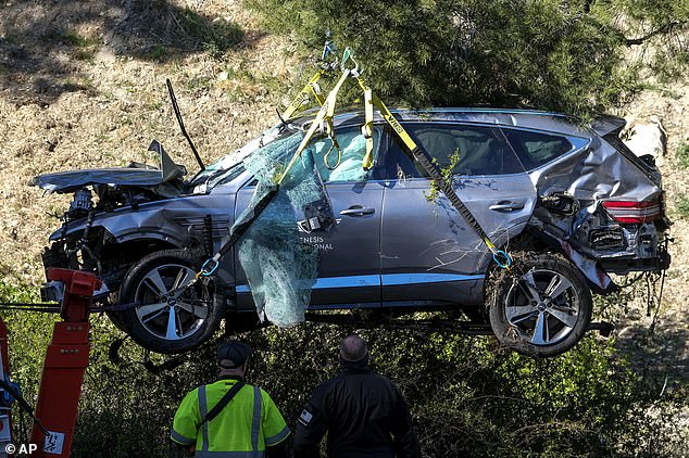 Die Polizei sagte, der Golfer habe „Glück gehabt, am Leben zu sein“, nachdem er 2021 bei hoher Geschwindigkeit gegen einen erhöhten Mittelstreifen geprallt war und mit seinem SUV einen Unfall verursacht hatte