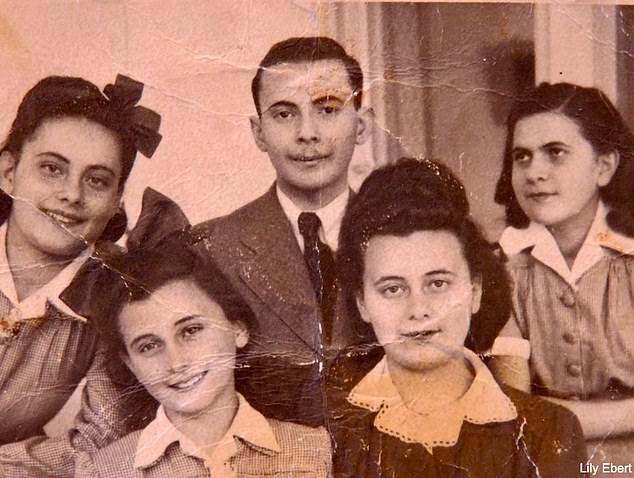 Lily zum letzten Mal mit ihren Geschwistern abgebildet: Dieses Bild aus dem Jahr 1943 zeigt die Geschwister (v.l.n.r.) Piri, Berta, Imi, Lily und Rene (ein weiterer Bruder, Bela, ist nicht abgebildet)