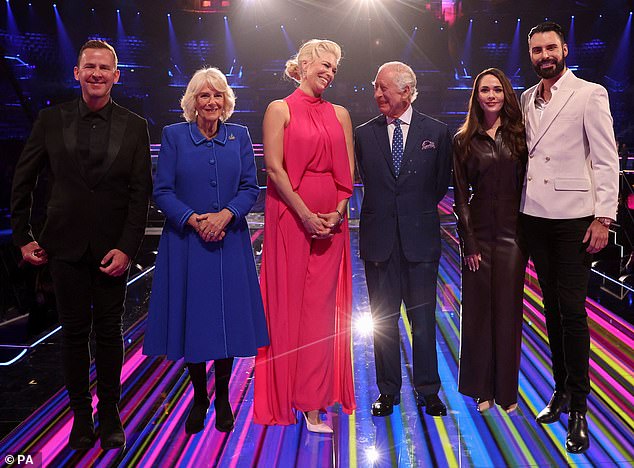 Hannah Waddingham war mittendrin, als sie Königin Camilla und König Charles beim Eurovision Song Contest traf