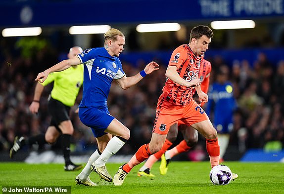 Chelsea's Mykhaylo Mudryk (left) and Chelsea's Conor Gallagher battle for the ball during the Premier League match at Stamford Bridge, London. Picture date: Monday April 15, 2024. PA Photo. See PA story SOCCER Chelsea. Photo credit should read: John Walton/PA Wire.RESTRICTIONS: EDITORIAL USE ONLY No use with unauthorised audio, video, data, fixture lists, club/league logos or "live" services. Online in-match use limited to 120 images, no video emulation. No use in betting, games or single club/league/player publications.