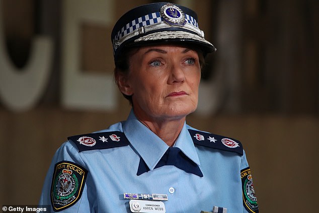 Die Polizeikommissarin von New South Wales, Karen Webb (im Bild), sagte, bei den Unruhen seien 20 Polizeiautos beschädigt worden
