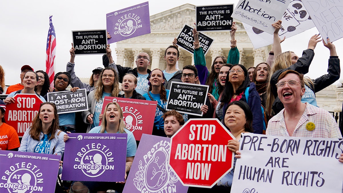 Abtreibungsdemonstranten vor dem Obersten Gerichtshof der USA