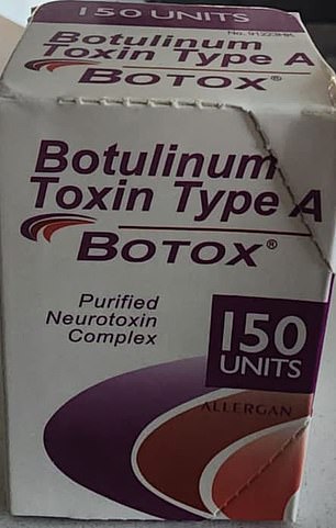 Der Hauptbestandteil von Botox-Injektionen, die wegen ihrer Fähigkeit, Gesichtsmuskeln zu lähmen und Falten zu glätten, weithin beliebt sind, ist Botulinumtoxin, eine der giftigsten biologischen Substanzen, die der Mensch kennt