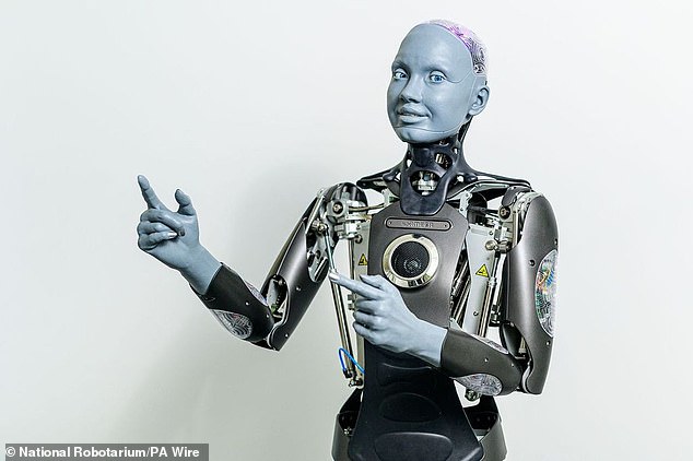 Das National Robotarium, das britische Zentrum für Robotik und künstliche Intelligenz (KI) mit Sitz an der Heriot-Watt University in Zusammenarbeit mit der University of Edinburgh, hat den Roboter mit dem Namen Ameca von Engineered Arts gekauft