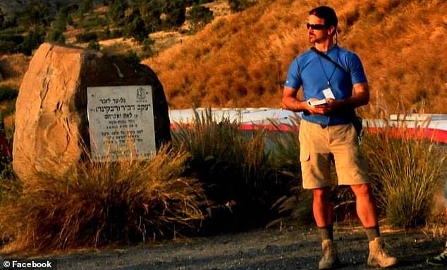 Pascoe hat dieses Foto von einer Reise nach Israel im Jahr 2014 geteilt. Im Urlaub macht er Pausen von seiner Diät