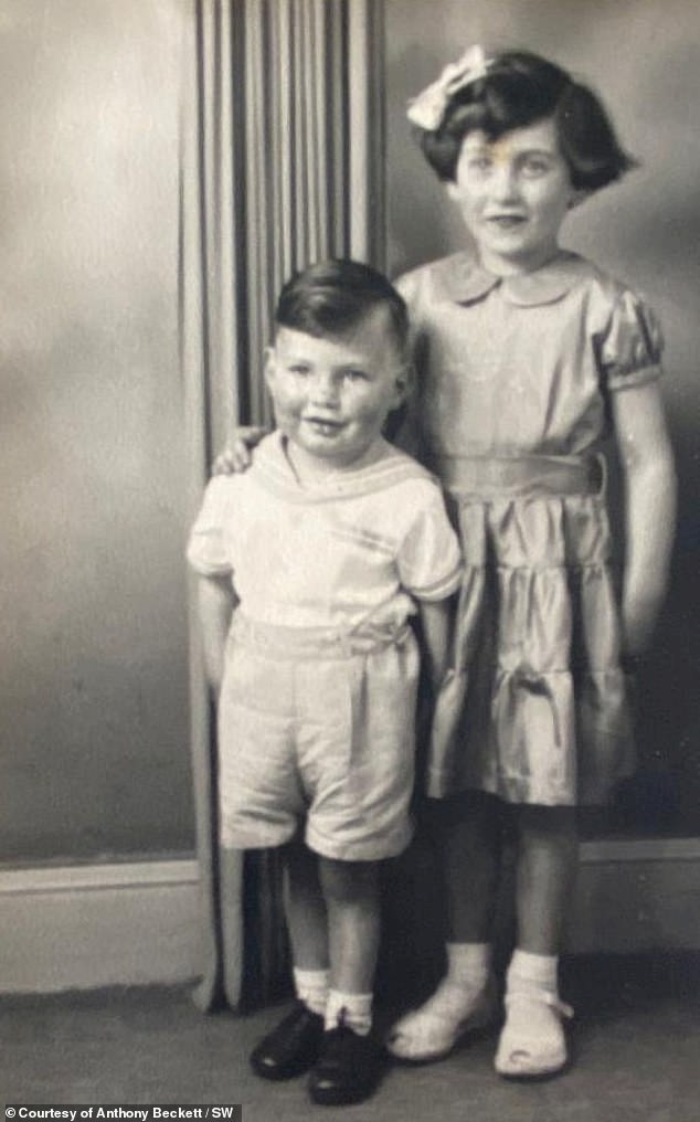 Tony und Mary in den frühen 1960er Jahren.  Als sie aufwuchsen, standen sich die Geschwister „sehr nahe“.