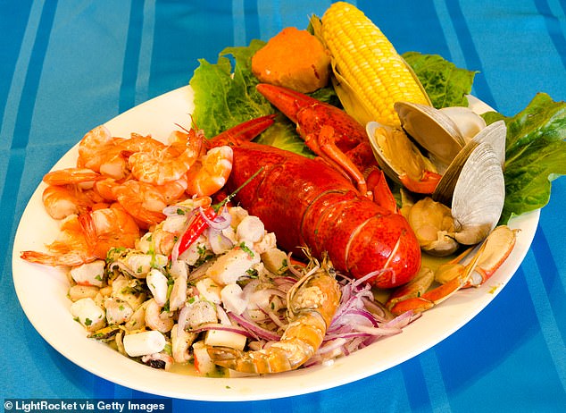 Globe@YVR und Salmon n' Bannock On The Fly bieten Gerichte mit nachhaltigen Meeresfrüchten aus dem pazifischen Nordwesten