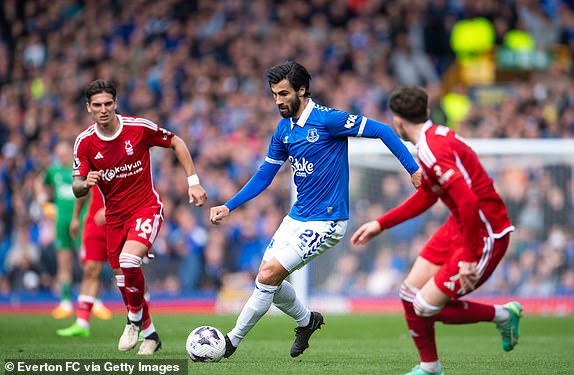 LIVERPOOL, ENGLAND - APRIL 21: Andre Gomes of Everton on the ball during the Premier League match between Everton FC and Nottingham Forest at Goodison Park on April 21, 2024 in Liverpool, England. (Photo by Emma Simpson - Everton FC/Everton FC via Getty Images)