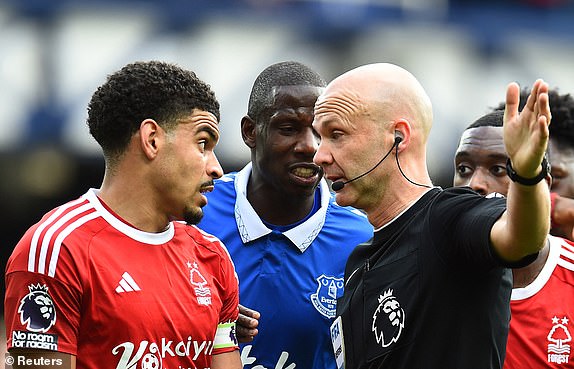 Soccer Football - Premier League - Everton v Nottingham Forest - Goodison Park, Liverpool, Britain - April 21, 2024 Nottingham Forest's Morgan Gibbs-White remonstrates with referee Anthony Taylor REUTERS/Peter Powell NO USE WITH UNAUTHORIZED AUDIO, VIDEO, DATA, FIXTURE LISTS, CLUB/LEAGUE LOGOS OR 'LIVE' SERVICES. ONLINE IN-MATCH USE LIMITED TO 45 IMAGES, NO VIDEO EMULATION. NO USE IN BETTING, GAMES OR SINGLE CLUB/LEAGUE/PLAYER PUBLICATIONS.