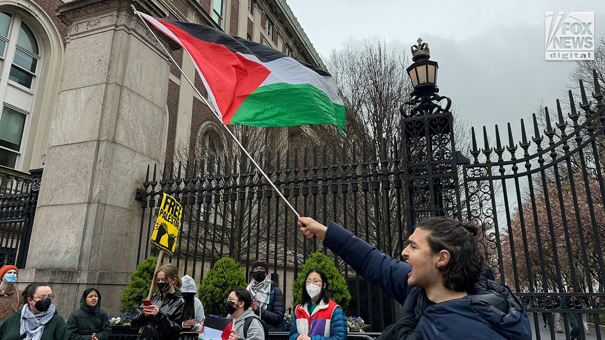 Pro-Palästina-Studenten demonstrieren auf dem Campus der Columbia University