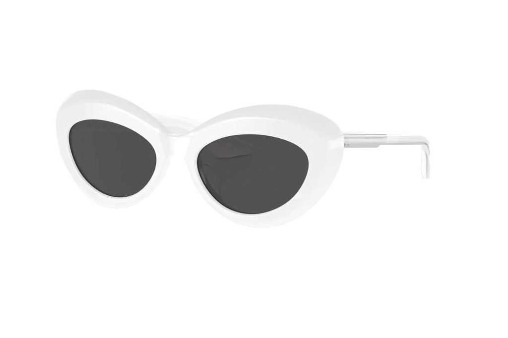 Klobige weiße Sonnenbrille