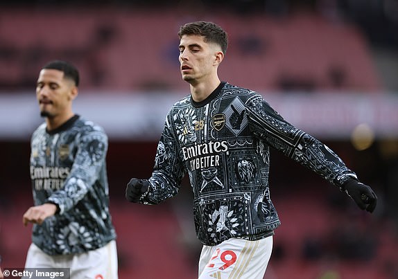 LONDON, ENGLAND - APRIL 23: Kai Havertz of Arsenal  warms up ahead of the Premier League match between Arsenal FC and Chelsea FC at Emirates Stadium on April 23, 2024 in London, England.(Photo by Catherine Ivill - AMA/Getty Images)