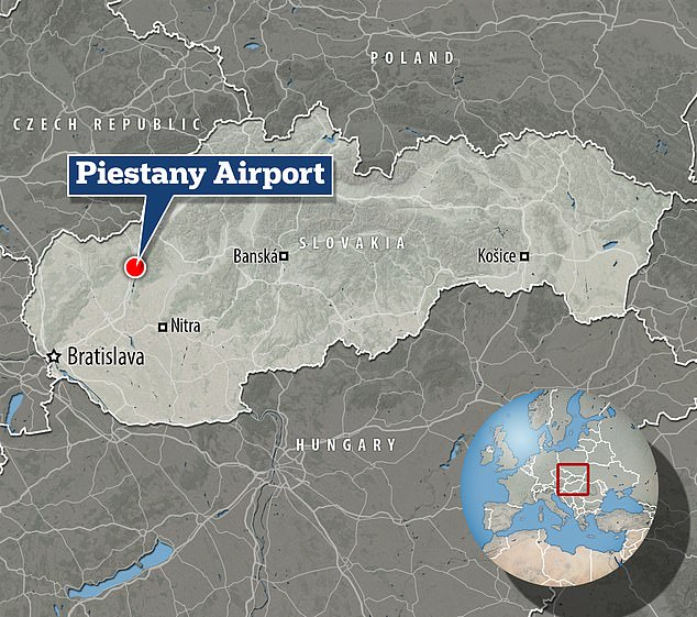 Mit AirCar starteten und landeten Jean-Michel Jarre und ein Pilot am 12. April am Flughafen Pie¿¿any in der Slowakei
