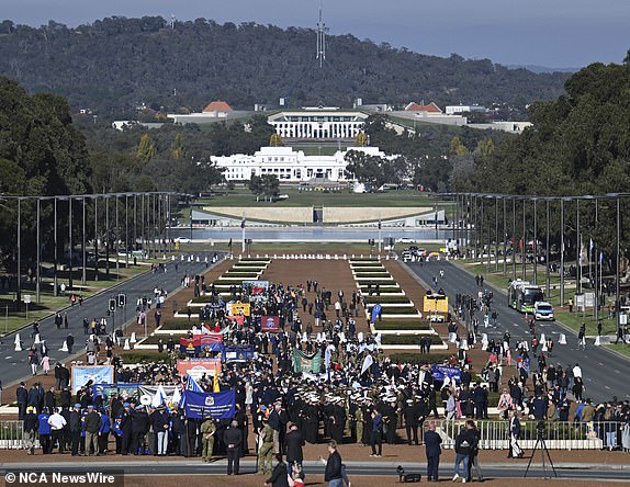 CANBERRA, AUSTRALIA, NewsWire Photos. APRIL 25, 2024: ANZAC Day Veterans' March at the Australian War Memorial Canberra. Picture: NCA NewsWire / Martin Ollman
