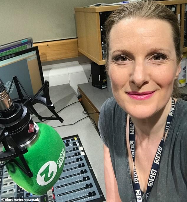 Die 52-jährige Clare aus London ist vor allem für ihre beruhigende Stimme bekannt, wenn sie die Nachrichten auf BBC Radio 2, 6 Music und 5 Live vorliest