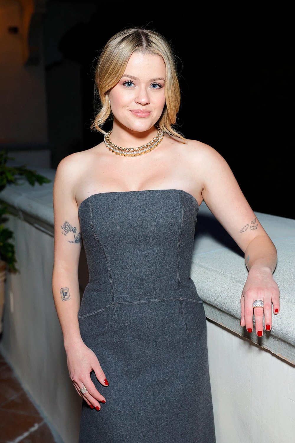 Reese Witherspoons Tochter Ava zeigt Tattoos bei Tiffany Co Event 293