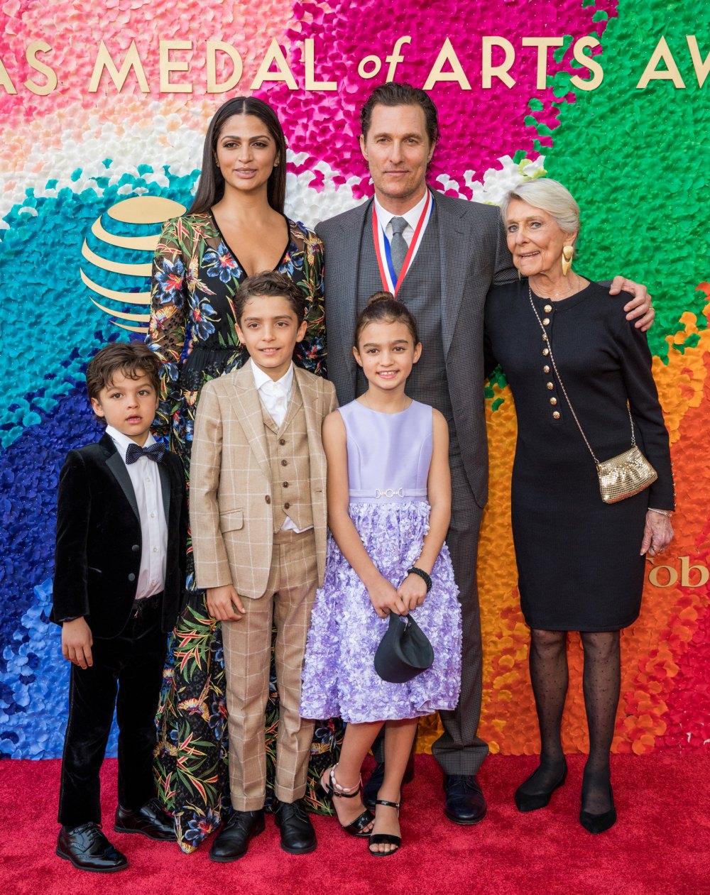 Matthew McConaughey und seine Frau Camila erscheinen mit Kindern auf dem roten Teppich