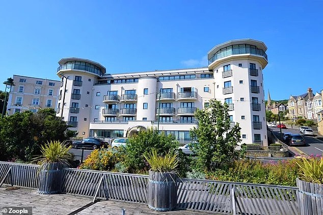 Diese Zwei-Zimmer-Wohnung in Somersets Weston-Super-Mare steht für 279.000 £ über den Immobilienmakler David Plaister zum Verkauf