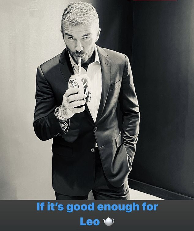 David Beckham hat auch Bilder von sich selbst beim Trinken des grünen Getränks in den sozialen Medien geteilt