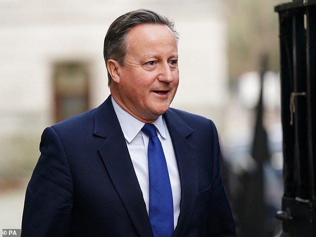 Lord Cameron, ehemaliger Premierminister und heutiger Außenminister, wurde im Oktober 1966 in der London Clinic geboren