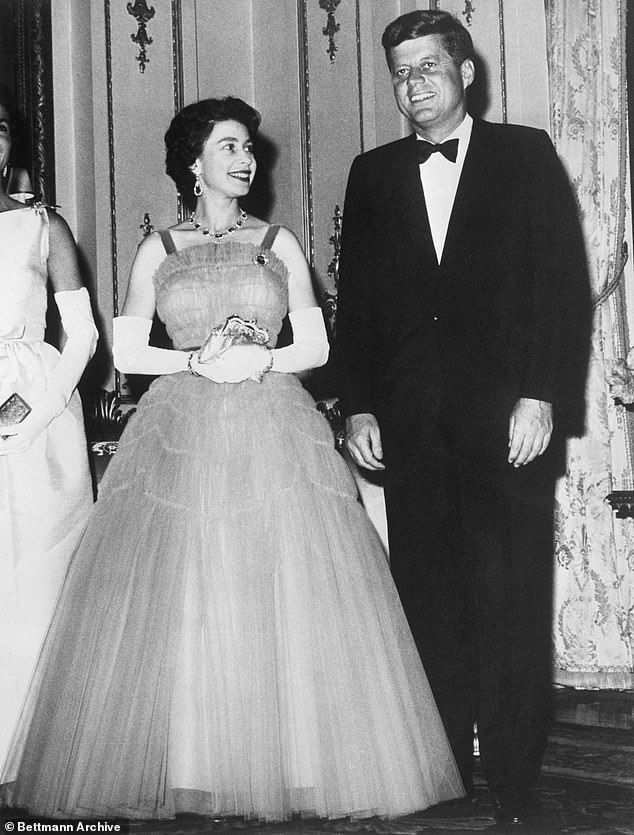 Bei US-Präsident John F. Kennedy, hier mit der Königin während eines Staatsessens im Buckingham Palace im Jahr 1961, wurde 1947 in der London Clinic die Addison-Krankheit diagnostiziert