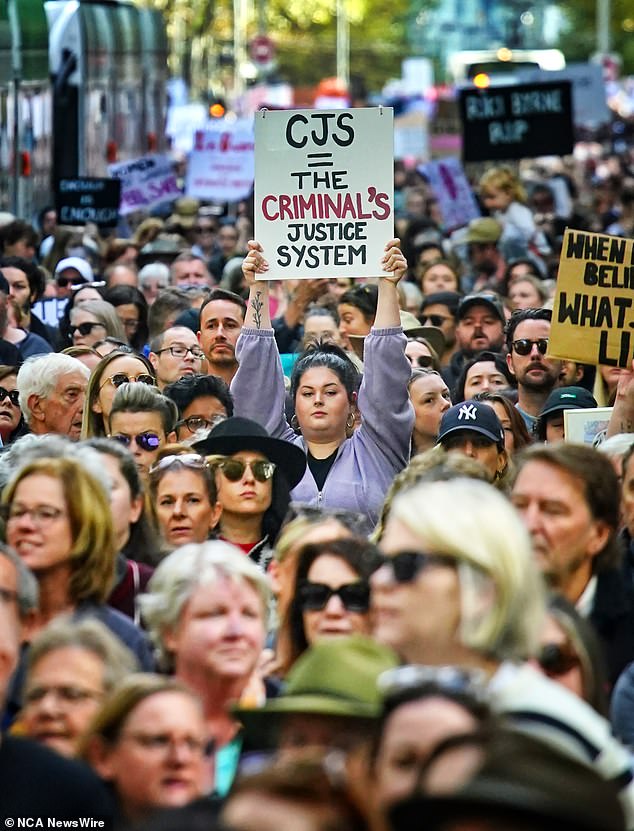 Demonstranten marschieren bei der Kundgebung in Melbourne