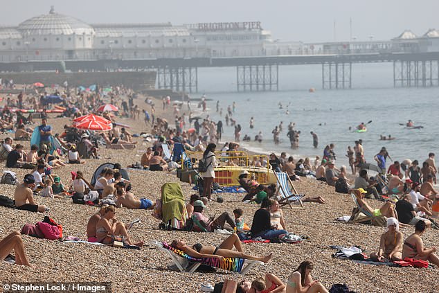Brighton & Hove ist das beliebteste Feiertagsziel in Großbritannien, gefolgt von Edinburgh und Richmond-upon-Thames.  An diesen Orten einen Parkplatz zu finden, wird am kommenden Wochenende ziemlich schwierig sein