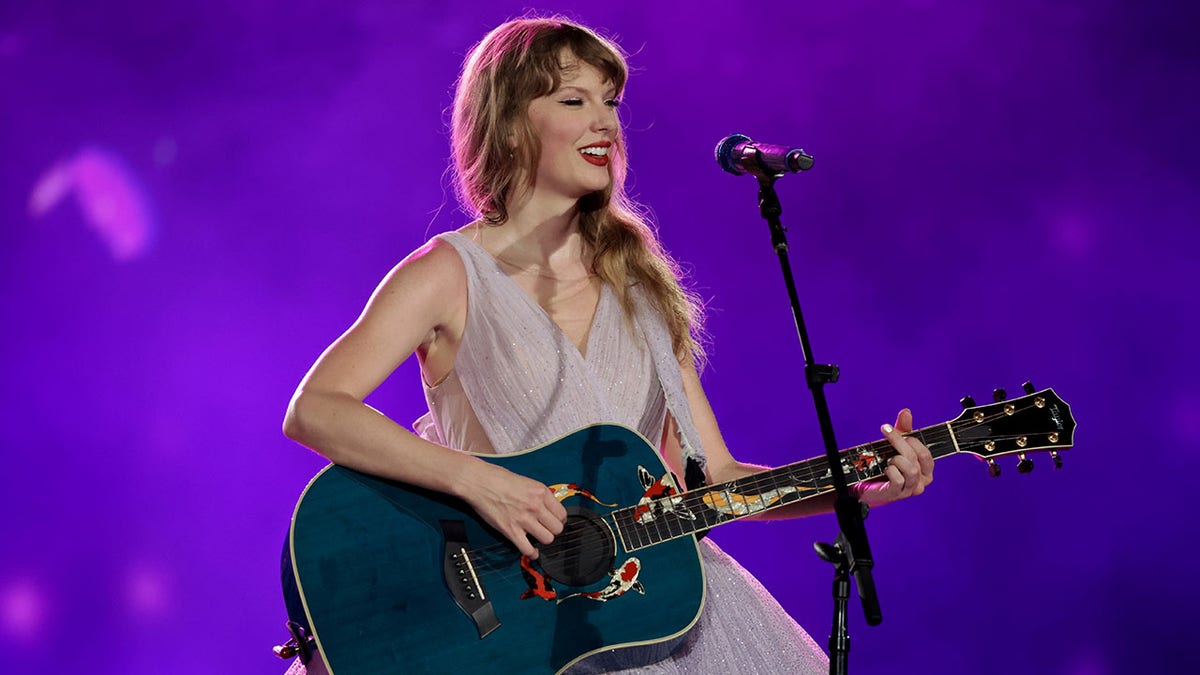 Taylor Swift tritt auf der Eras Tour auf