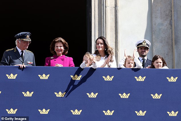 Die Familie präsentierte eine modische Show, bei der Prinzessin Sofia und alle drei ihrer Söhne Weiß trugen