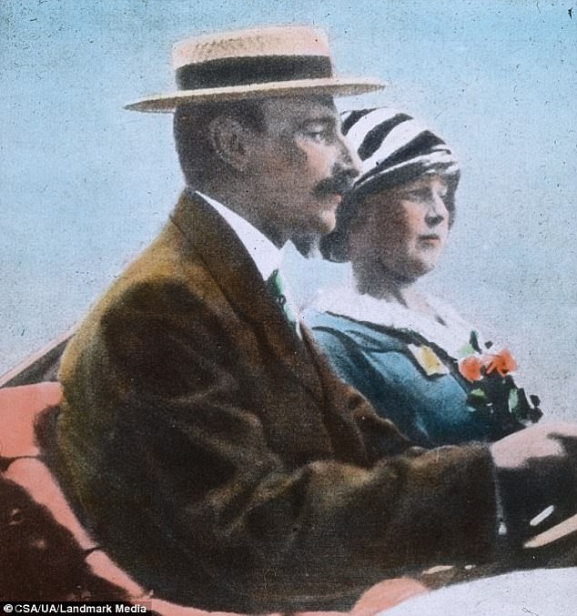 John Jacob Astor IV und seine neue Frau Madeleine, aus einem Bild, das kurz vor ihrer Reise mit der RMS Titanic aufgenommen wurde